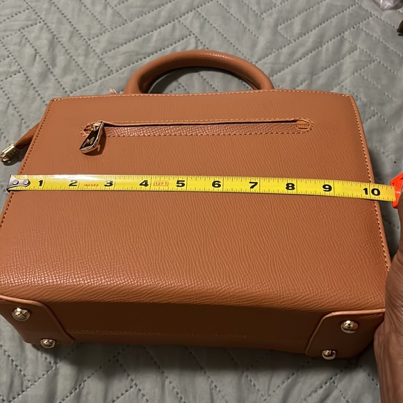 New 4 pockets leather gold Handbag . - Picture 7 of 11